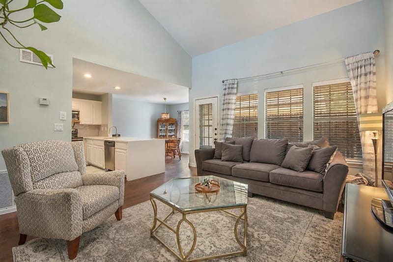 704 Creekwood Drive, Lewisville TX 75067
