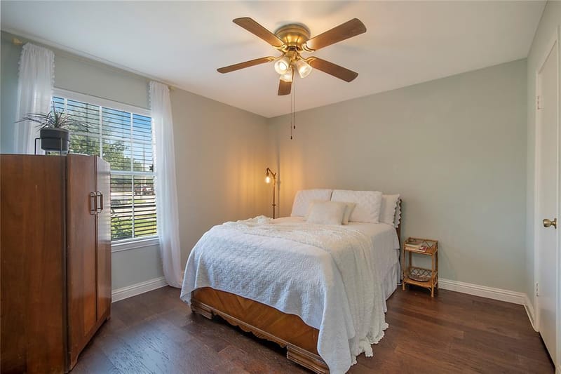 704 Creekwood Drive, Lewisville TX 75067 - Photo 11