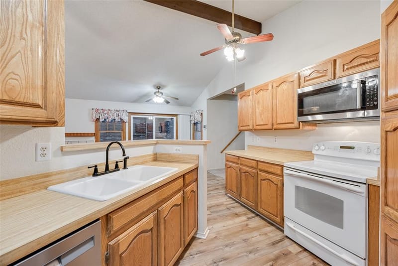 2816 Harvest Lake Drive, Irving TX 75060 - Photo 8