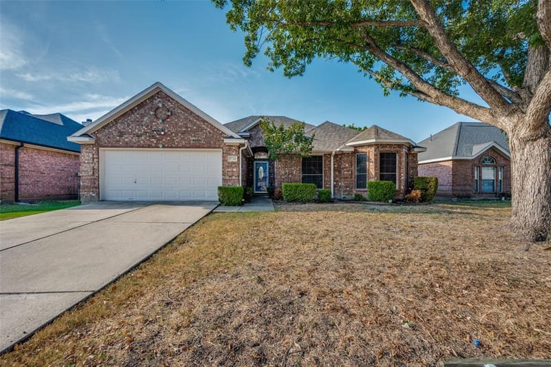 3724 Longstraw Drive, Fort Worth TX 76137