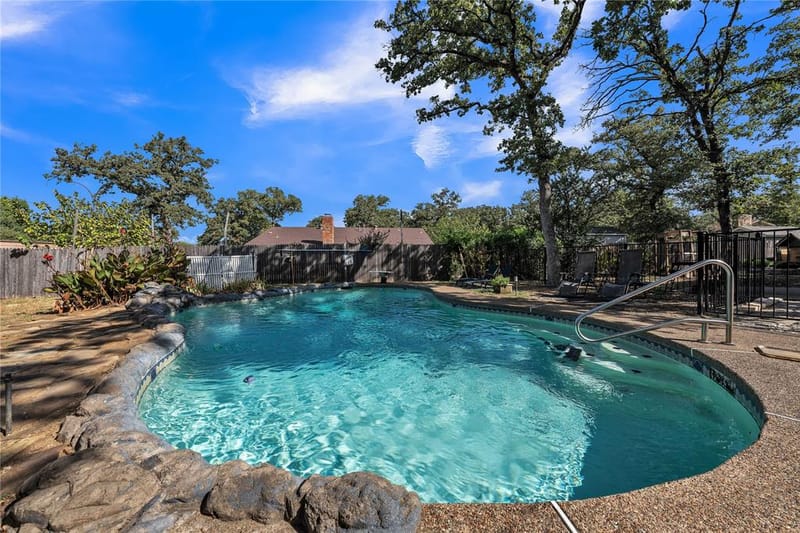 5511 Marshfield Court, Arlington TX 76016