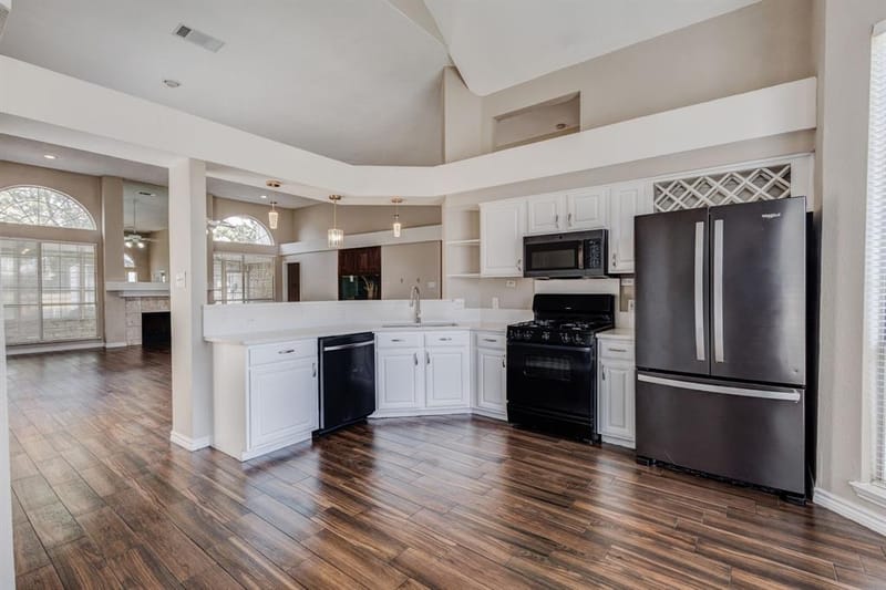 8101 Luna Drive, Rowlett TX 75088 - Photo 6