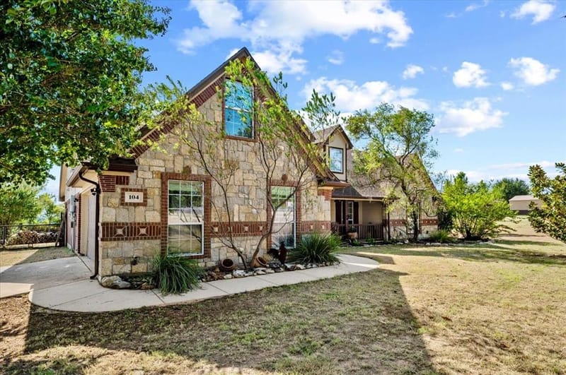 104 Caballos Lane, Springtown TX 76082 - Photo 3