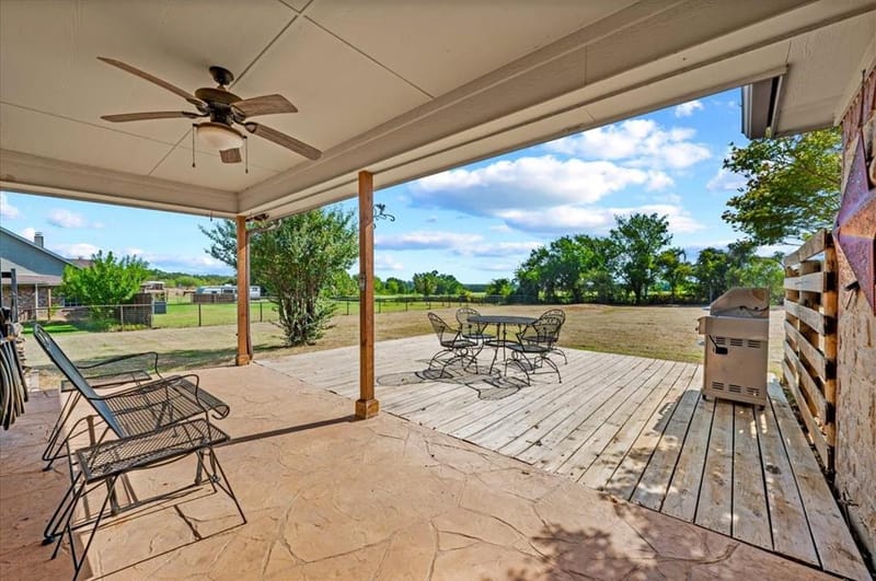 104 Caballos Lane, Springtown TX 76082 - Photo 35