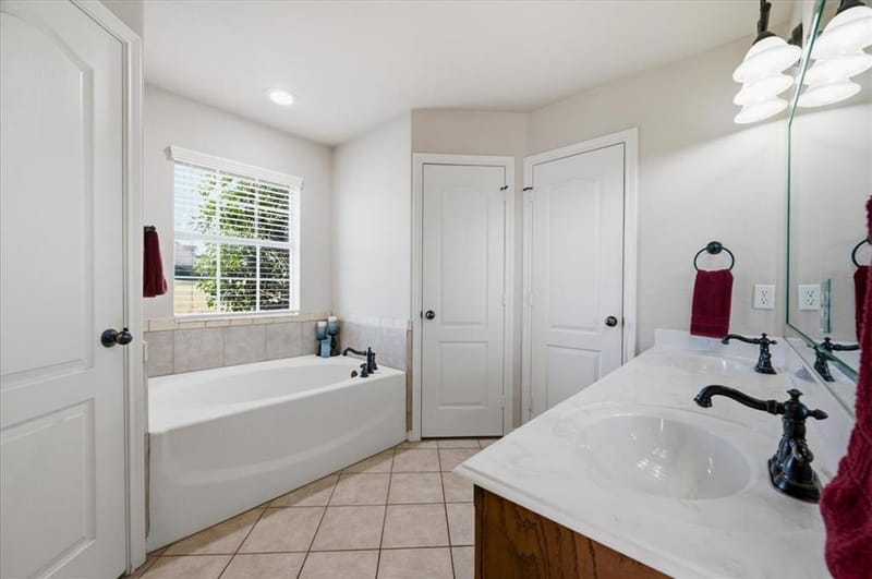 104 Caballos Lane, Springtown TX 76082 - Photo 21