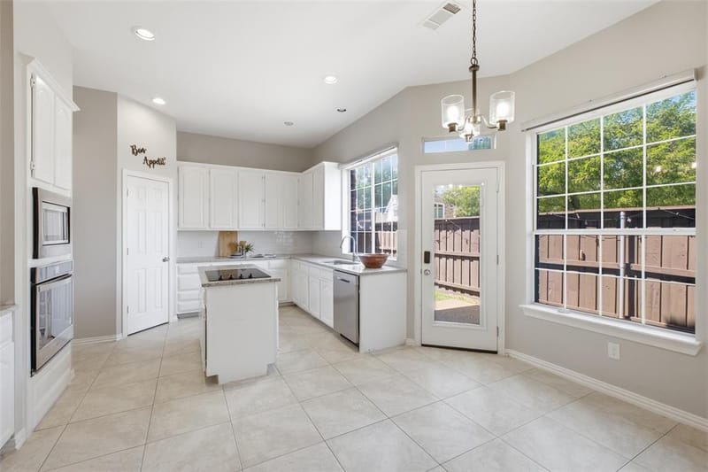 3903 Rive Lane, Addison TX 75001 - Photo 6