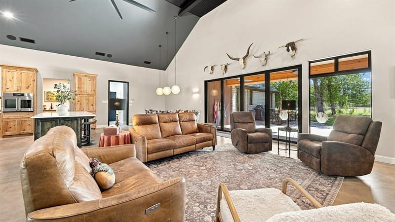 3424 Calico Court, Granbury TX 76048 - Photo 4