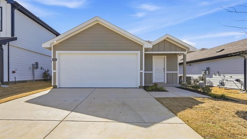 121 MACH Way, Mineral Wells TX 76067