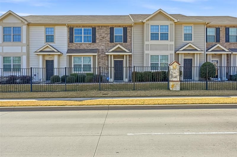 6913 Sandshell Boulevard, Fort Worth TX 76137 - Photo 2
