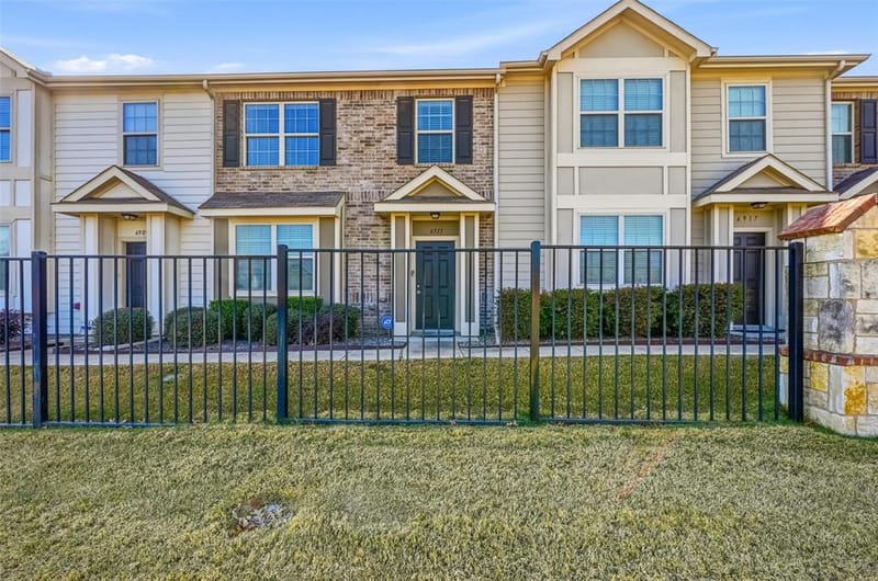 6913 Sandshell Boulevard, Fort Worth TX 76137