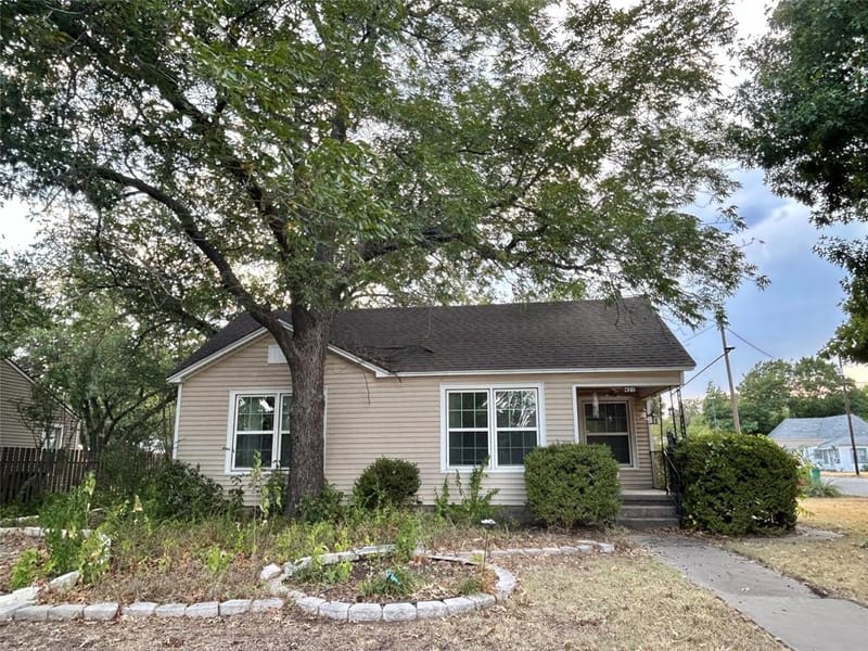 421 N Hickory Street, Muenster TX 76252