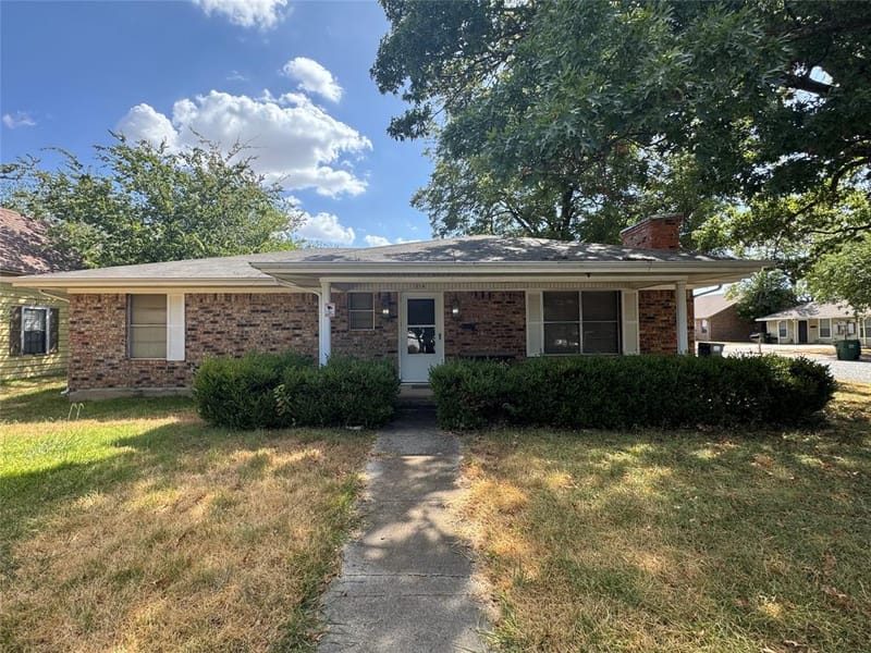 314 Hall Street, Whitesboro TX 76273