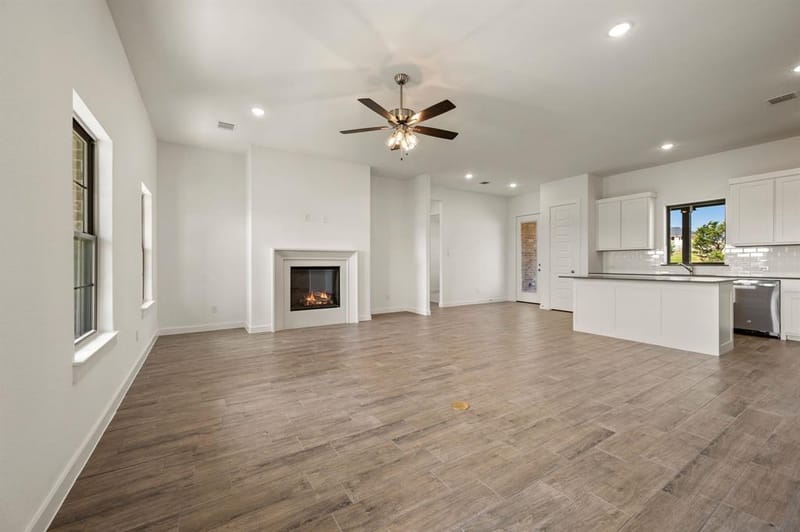 1013 Gatlin Court, Springtown TX 76082 - Photo 6