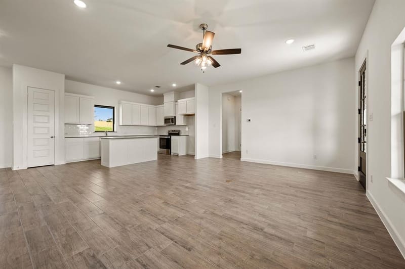 1013 Gatlin Court, Springtown TX 76082 - Photo 9