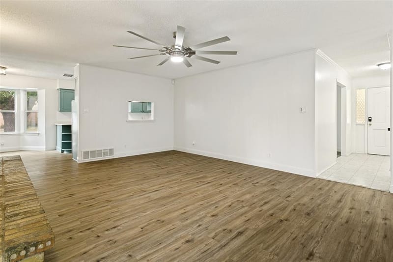 7449 Monterrey Drive, Fort Worth TX 76112 - Photo 6