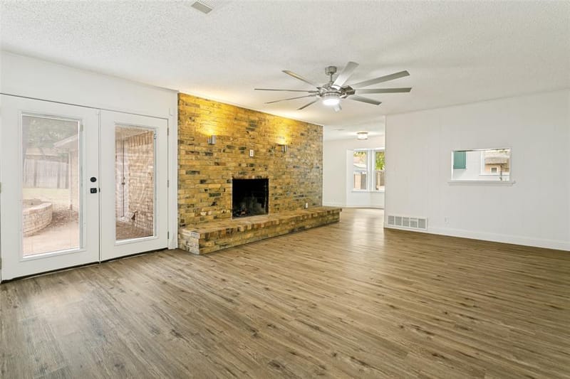 7449 Monterrey Drive, Fort Worth TX 76112 - Photo 7