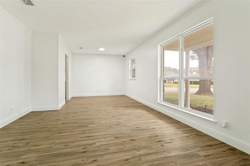 7449 Monterrey Drive, Fort Worth TX 76112 - Photo 10