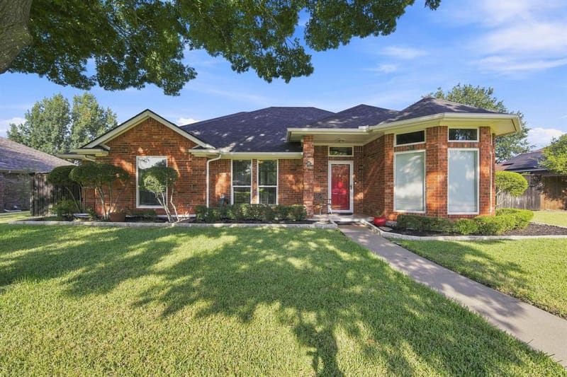 214 Barbara Way, Red Oak TX 75154