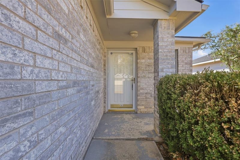 10616 Shadywood Drive, Fort Worth TX 76140 - Photo 7