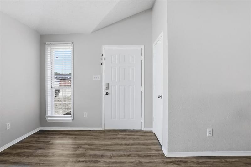 10616 Shadywood Drive, Fort Worth TX 76140 - Photo 8