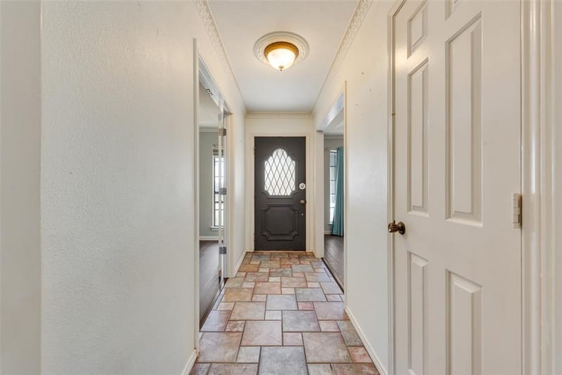 2809 Sarah Drive, Pantego TX 76013 - Photo 6