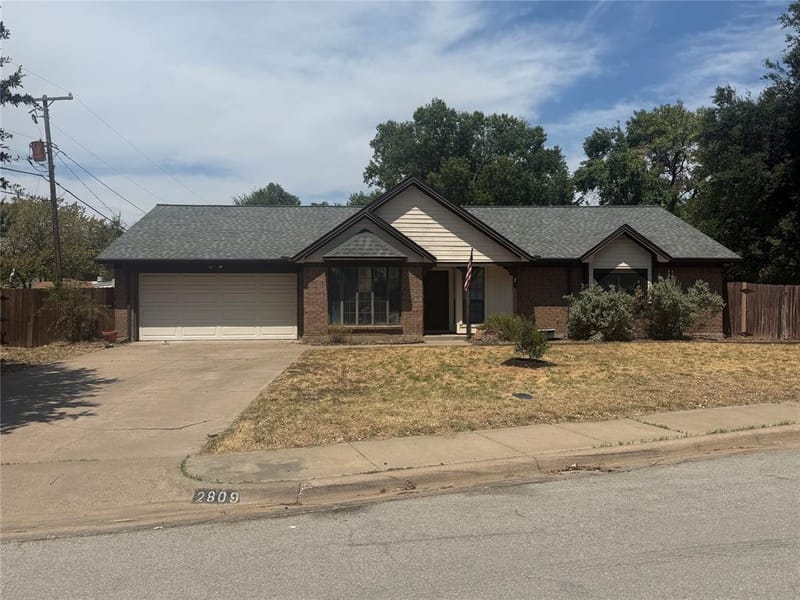 2809 Sarah Drive, Pantego TX 76013