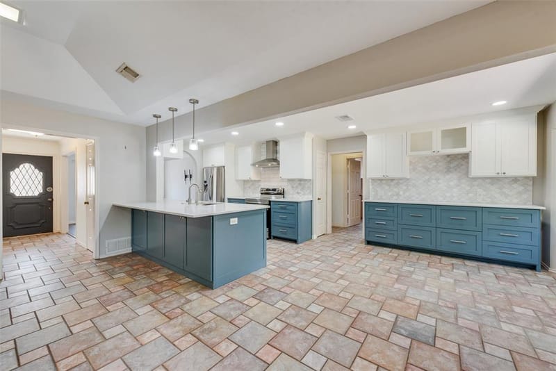 2809 Sarah Drive, Pantego TX 76013 - Photo 11