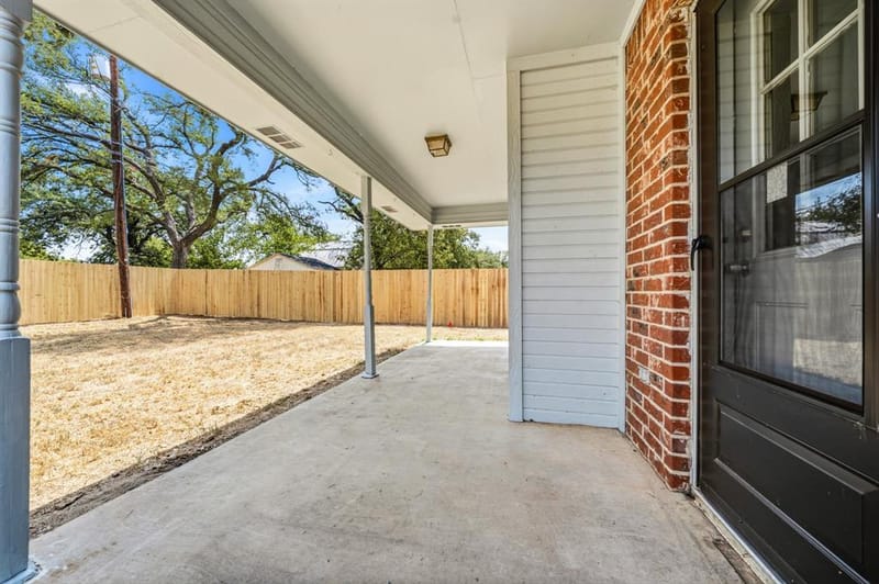 1111 Springhill Street, Bellmead TX 76705 - Photo 5