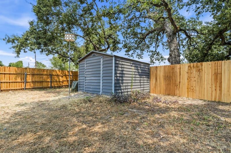 1111 Springhill Street, Bellmead TX 76705 - Photo 9