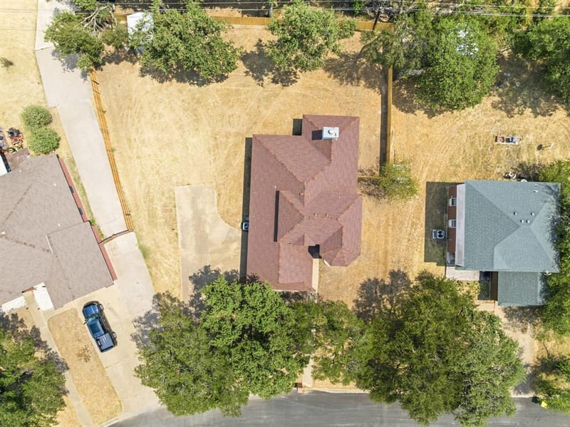 1111 Springhill Street, Bellmead TX 76705 - Photo 4
