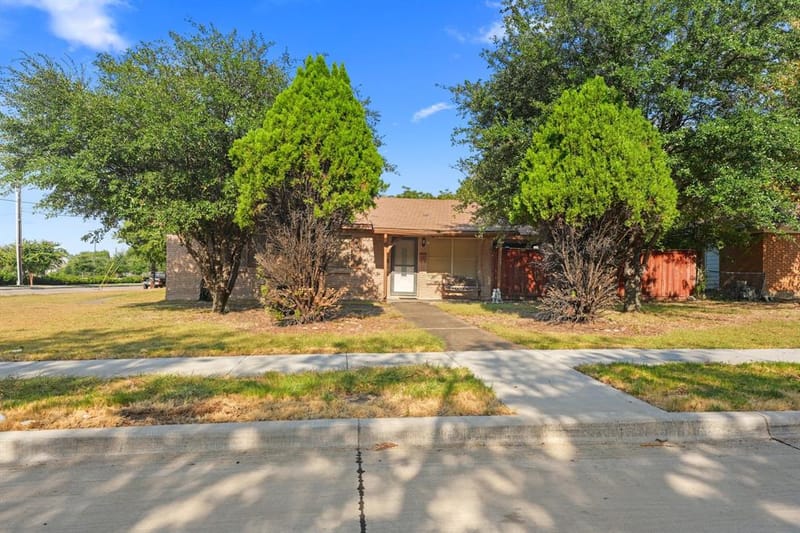 13105 Blossomheath Lane, Dallas TX 75240 - Photo 15