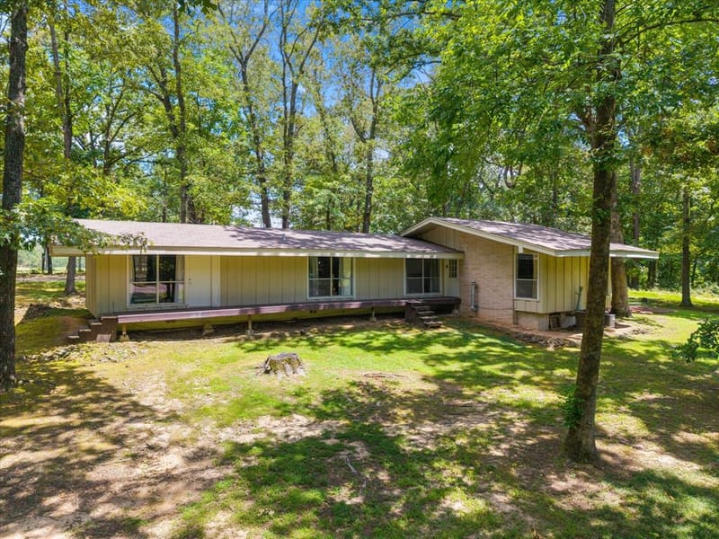 106 Lively Avenue, Mount Pleasant TX 75455