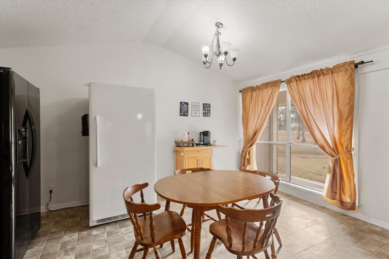 106 Lively Avenue, Mount Pleasant TX 75455 - Photo 10