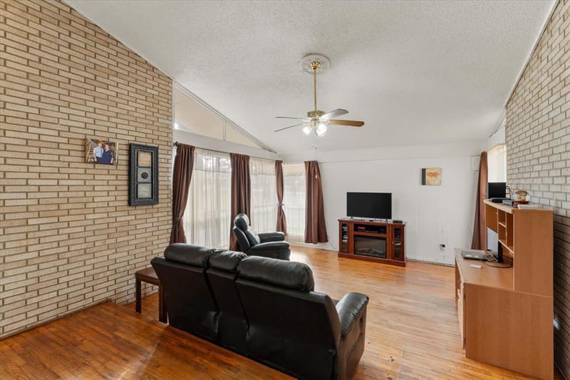 106 Lively Avenue, Mount Pleasant TX 75455 - Photo 8