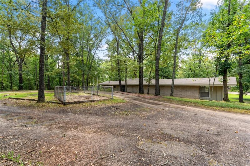 106 Lively Avenue, Mount Pleasant TX 75455 - Photo 25