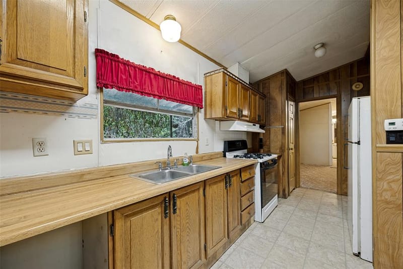 1842 County Road 1105, Ravenna TX 75476 - Photo 10