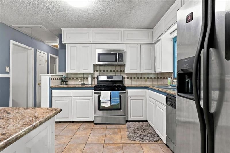 2640 Pioneer Street, Fort Worth TX 76119 - Photo 15