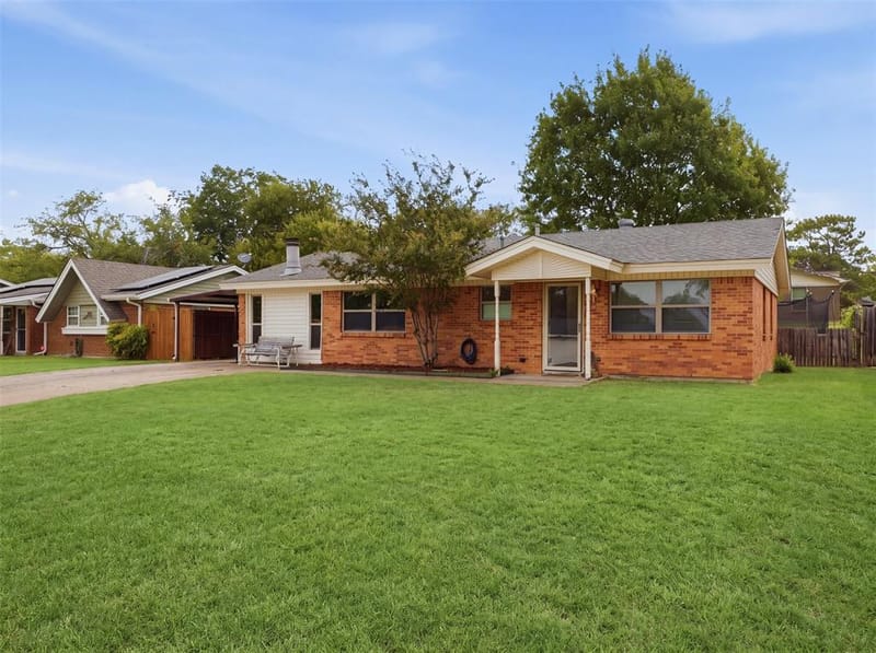 824 Crosby Avenue, White Settlement TX 76108 - Photo 3