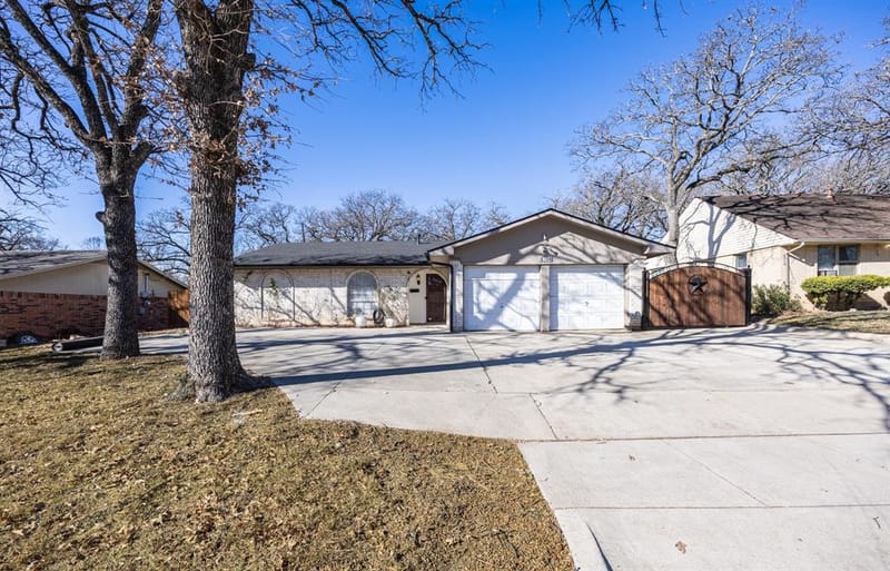 6704 Trailwood Drive, Forest Hill TX 76140 - Photo 2