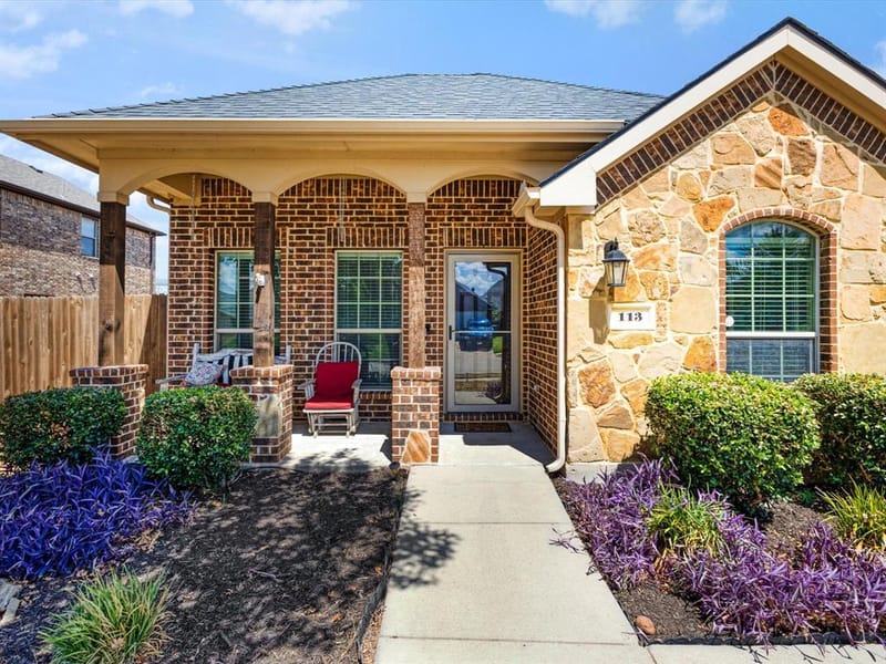 113 Holly Street, Waxahachie TX 75165 - Photo 2