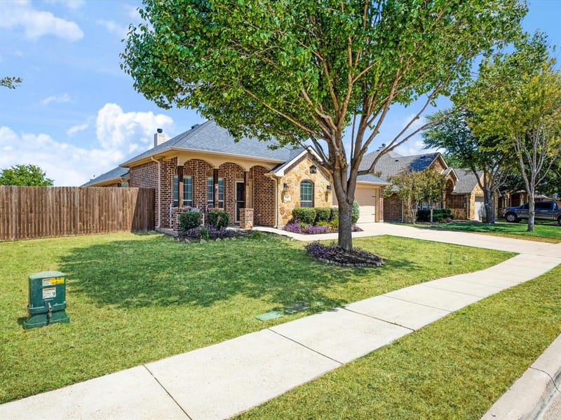 113 Holly Street, Waxahachie TX 75165 - Photo 8