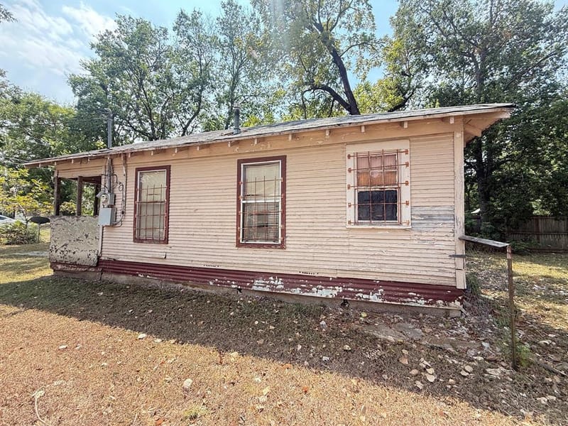 2555 Randolph Street, Dallas TX 75241