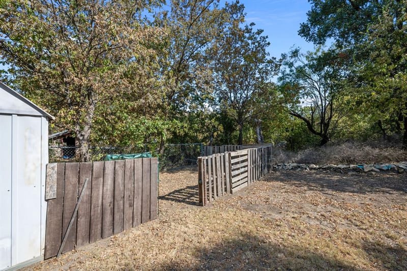 435 Elm Street, Palo Pinto TX 76450 - Photo 32