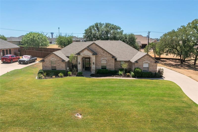 6909 Westover Drive, Granbury TX 76049 - Photo 2