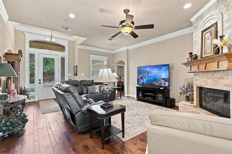 6909 Westover Drive, Granbury TX 76049 - Photo 12