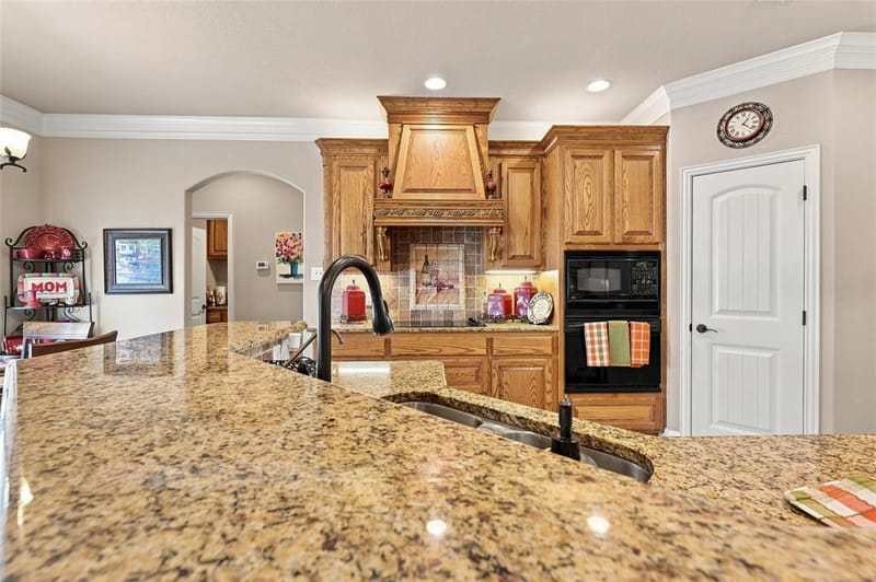 6909 Westover Drive, Granbury TX 76049 - Photo 14