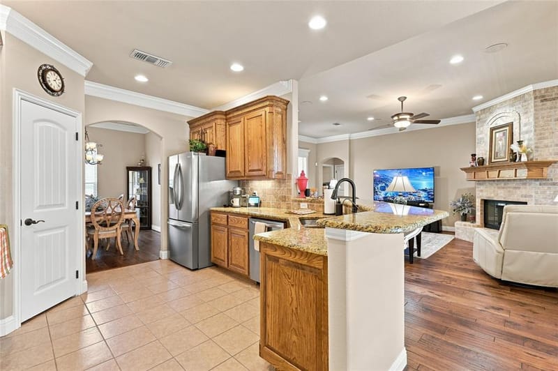 6909 Westover Drive, Granbury TX 76049 - Photo 15