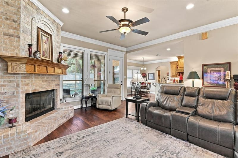 6909 Westover Drive, Granbury TX 76049 - Photo 11