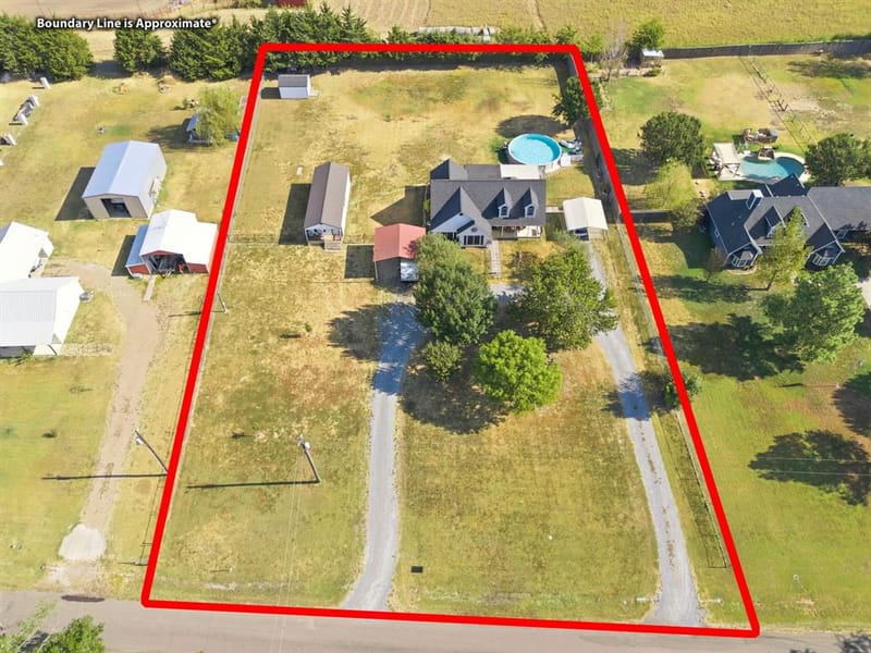 355 County Road 4225, Bonham TX 75418