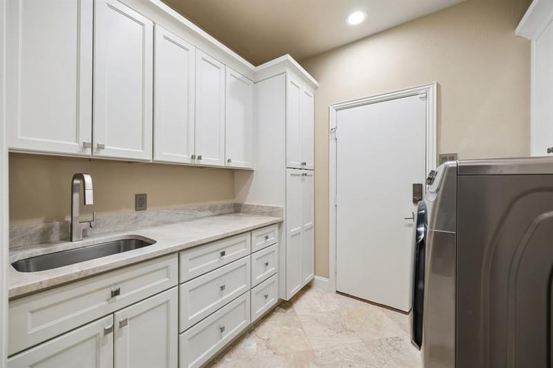 9033 Jasmine Lane, Irving TX 75063 - Photo 13